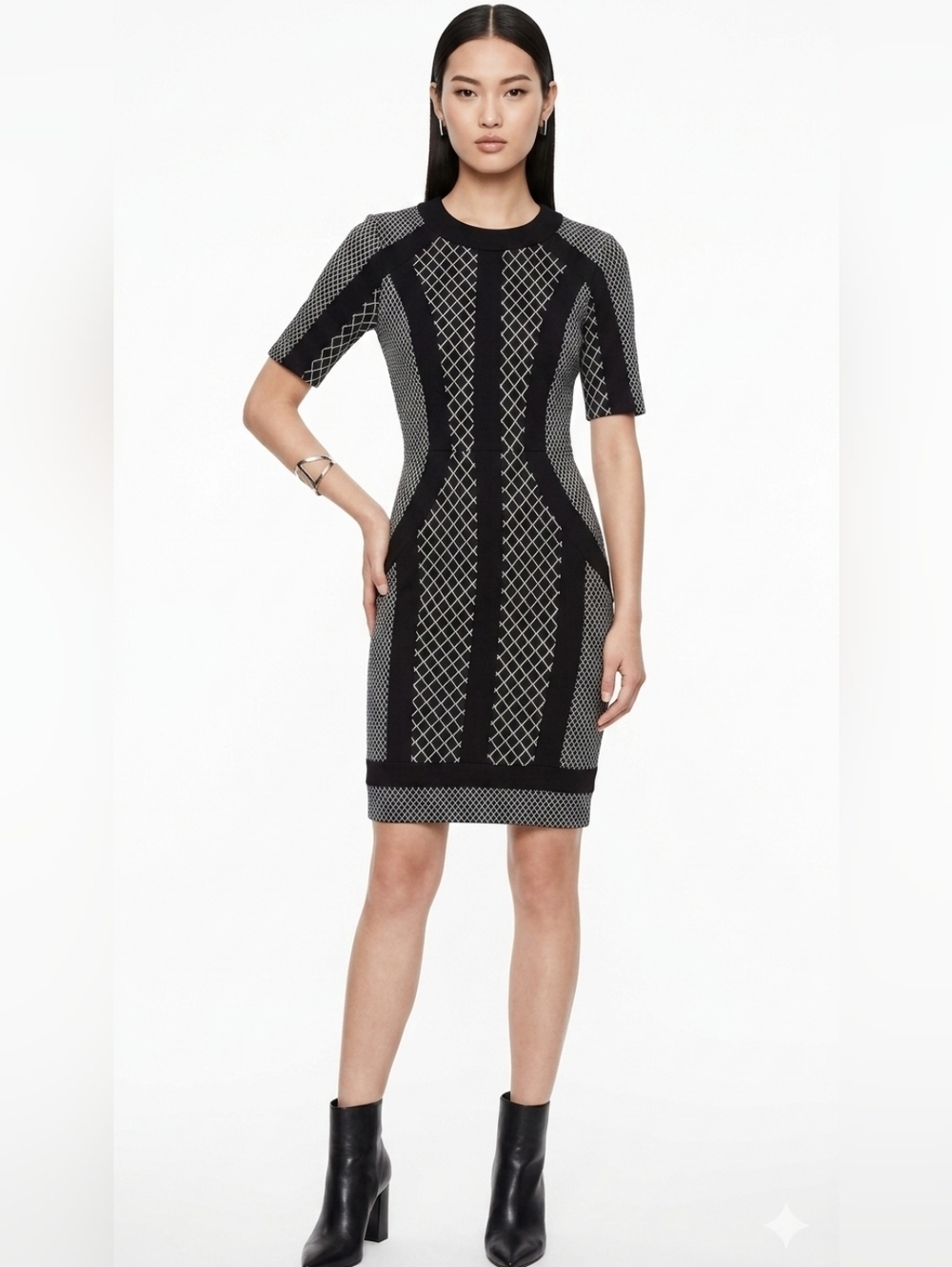 BCBG Max Azria NWT Black Geometric Knit Bodycon Dress XXS Short Sleeve Sheath